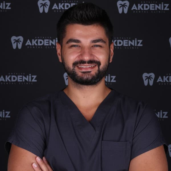 Lek. dent. Ali Burak Kaçmaz – Akdeniz Dental