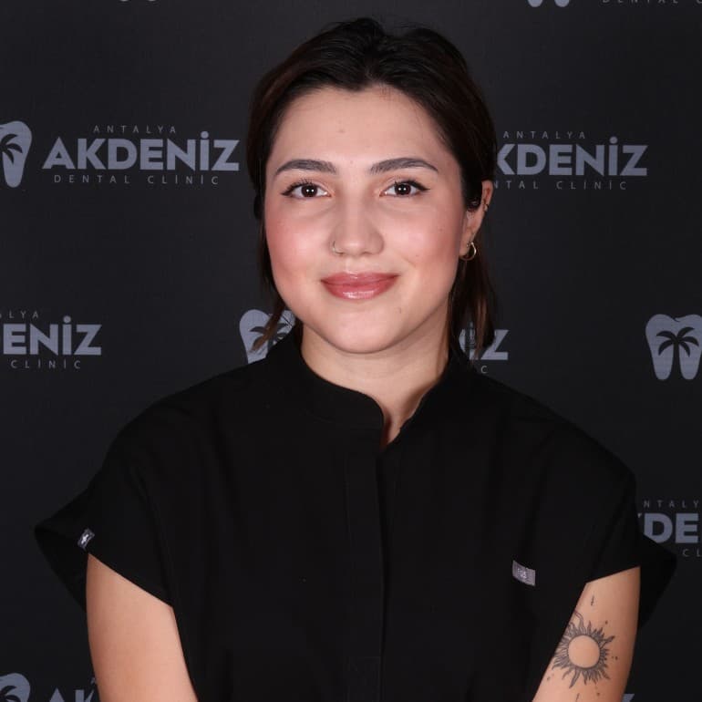 Lek. dent. Ayşe Boharalı – Akdeniz Dental
